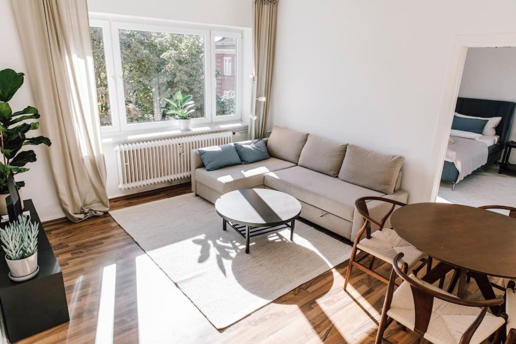 Komplett Neu: 2-Zi Zentral Im Altbau. 24H-Checkin Kiel Exterior photo