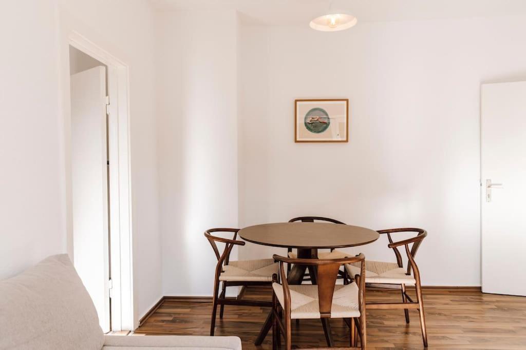 Komplett Neu: 2-Zi Zentral Im Altbau. 24H-Checkin Kiel Exterior photo
