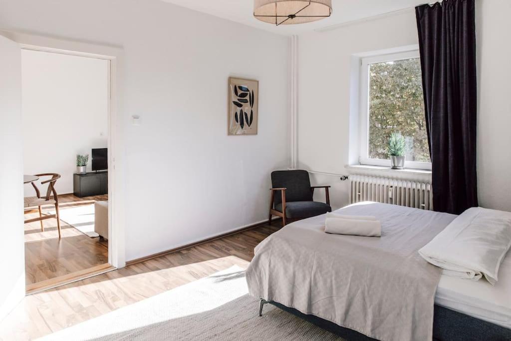 Komplett Neu: 2-Zi Zentral Im Altbau. 24H-Checkin Kiel Exterior photo